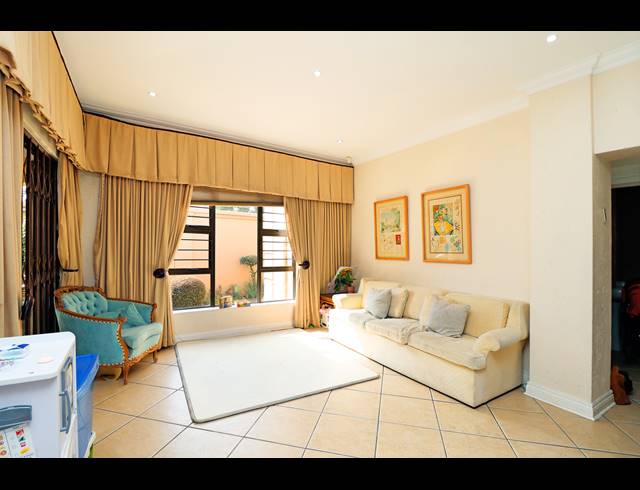 3 BEDROOM HOUSE FOR SALE IN WAVERLEY